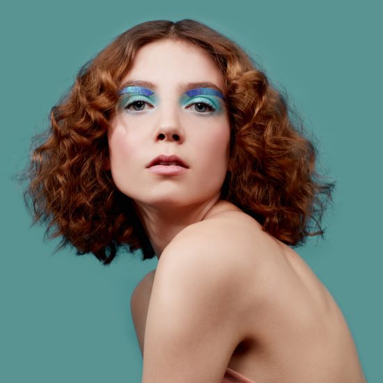 Blau Beauty MakeUp Glitzer Model Augen