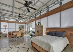 <b>Zen-Apartment in Austin, Texas (91 Euro)</b> <br> Man könnte in diesem sonnendurchfluteten Apartment ein Fotoshooting inszenieren: Es ist stylisch eingerichtet und hat einen großen Hintergarten.
