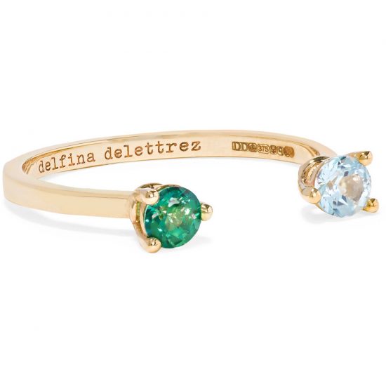 Delfina Delettrez, offener Ring mit einem hellblauen und einem grünen Topas über Net-a-Porter, 390 Euro