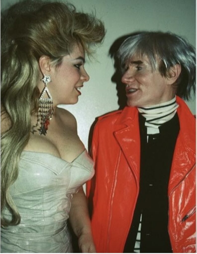 Dianne Brill und Andy Warhol. Foto: Patrick McMullan